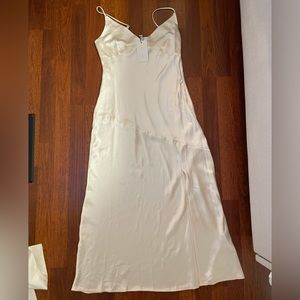 NWT Line and dot ivory satin dress with slit